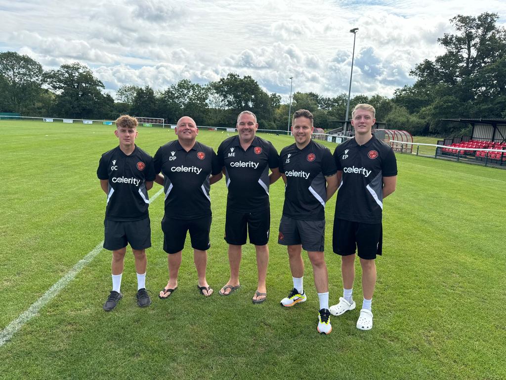 Thanks to one of our sponsors <a href="/CelerityLimited/">Celerity Limited</a> and a special thanks to  <a href="/craiga0273/">Craig Aston</a> 🤝 for the management kit and tracksuits for the entire squad. 🍊🍊🍊🍊

<a href="/WokinghamTownFC/">Wokingham Town FC</a> <a href="/DPurbrick/">Darren Purbrick</a> <a href="/jamiecshepherd/">Jamie Shepherd</a> <a href="/_oscarcrowley/">Oscar Crowley</a> <a href="/Ewan_Plank/">Ewan Plank</a>