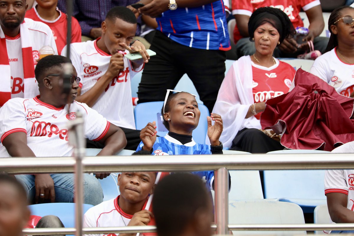 SimbaSCPhotos's tweet photo. Heri ya siku ya Simba 🤝

#electricalfence #team #simbasc #WallofJericho https://t.co/meFStME9IC