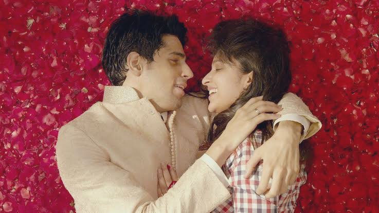 alfiyastic's tweet photo. the love confession with a hug at the end in bollywood movies is my fav genre <3 https://t.co/tOYWCBOTbs