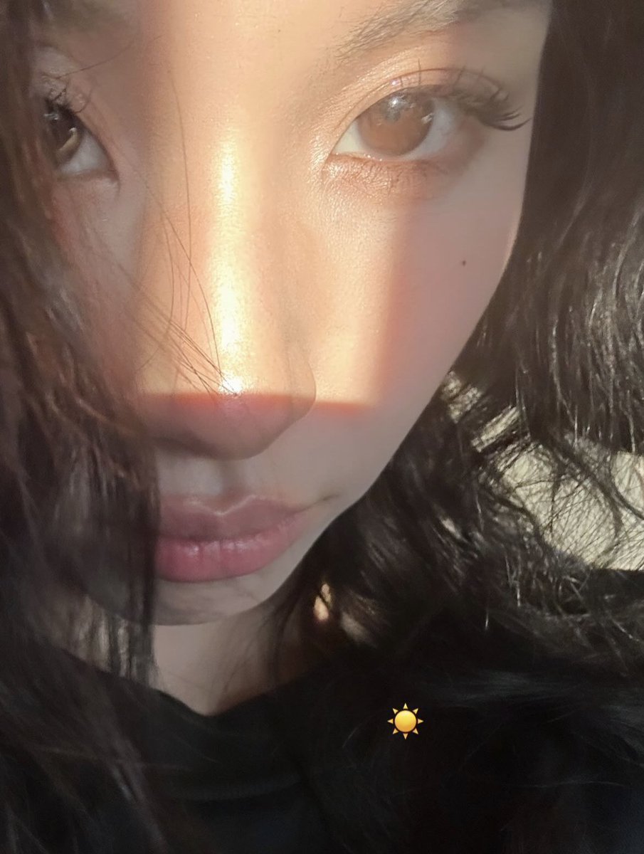 Chaeyoung's Nunal 💋. tweet media