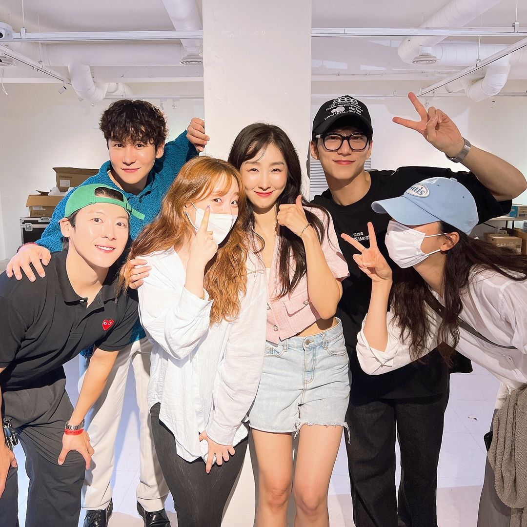 yoonme83's tweet photo. I'm so glad to see that you have so many good people around you yeonjung ☺❤ https://t.co/rXxbOydClB