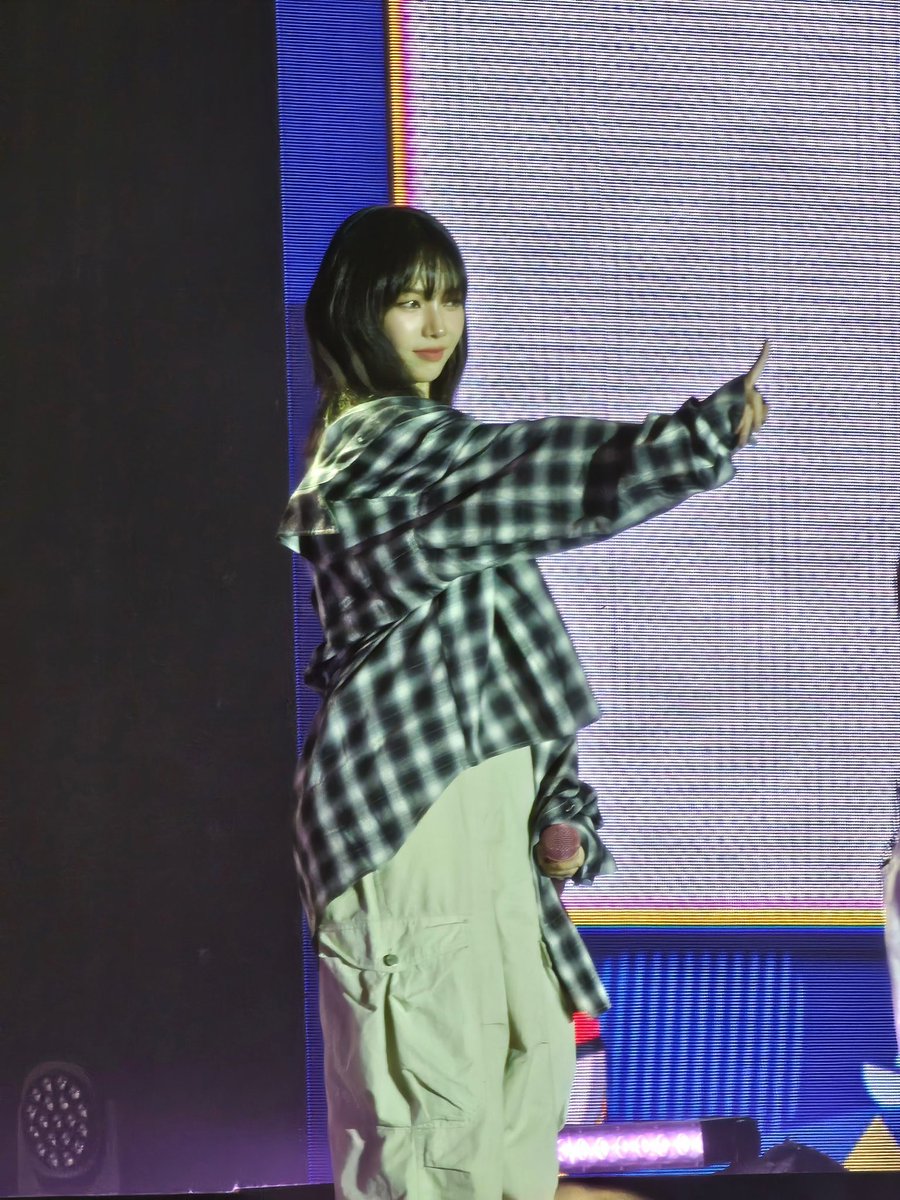 L97457963L's tweet photo. #카리나 #Karina #에스파 #aespa https://t.co/3UxEb3qr2B