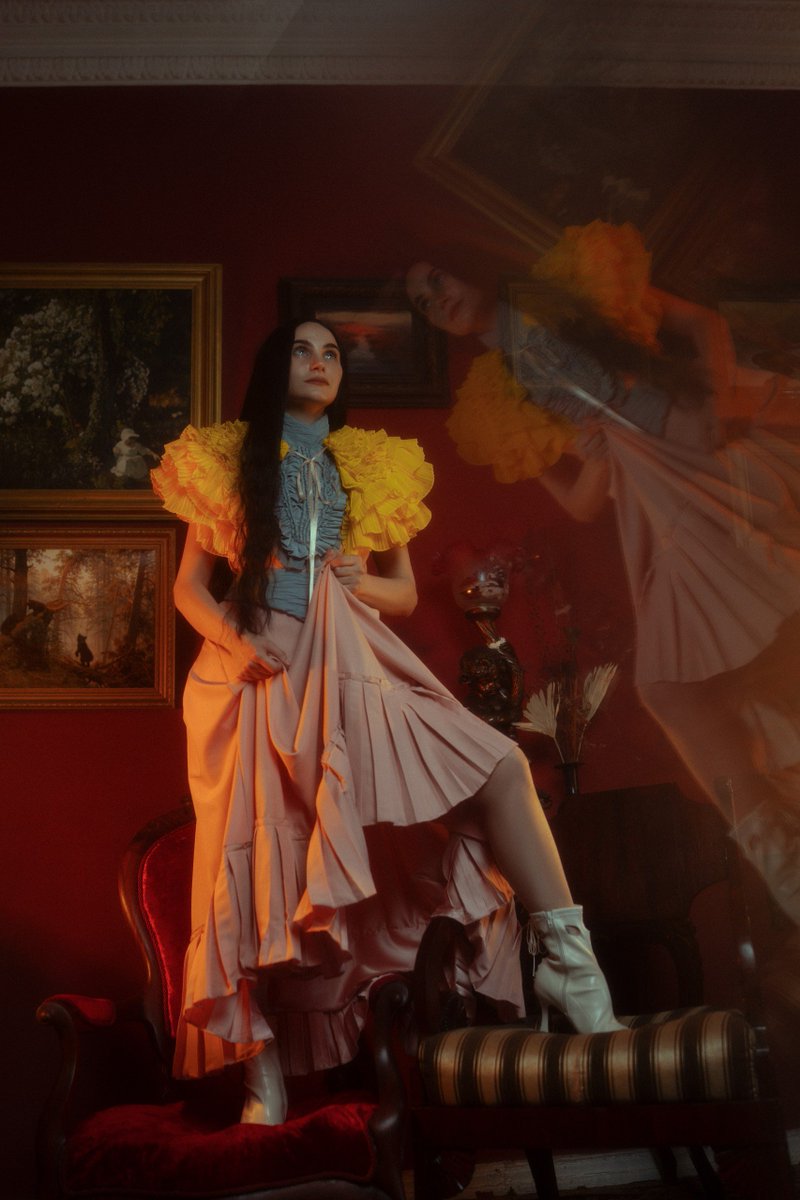 Bella Baxter: I have adventured it and found nothing but sugar and violence.

Ph: <a href="/awllbee/">снег идёт</a> 
Help: <a href="/Zaretskaya_/">эстетхэм🤍💙🤍</a> 

#PoorThings #cosplay #EmmaStone
<a href="/PoorThingsFilm/">Poor Things</a> <a href="/MarkRuffalo/">Mark Ruffalo</a> 💜