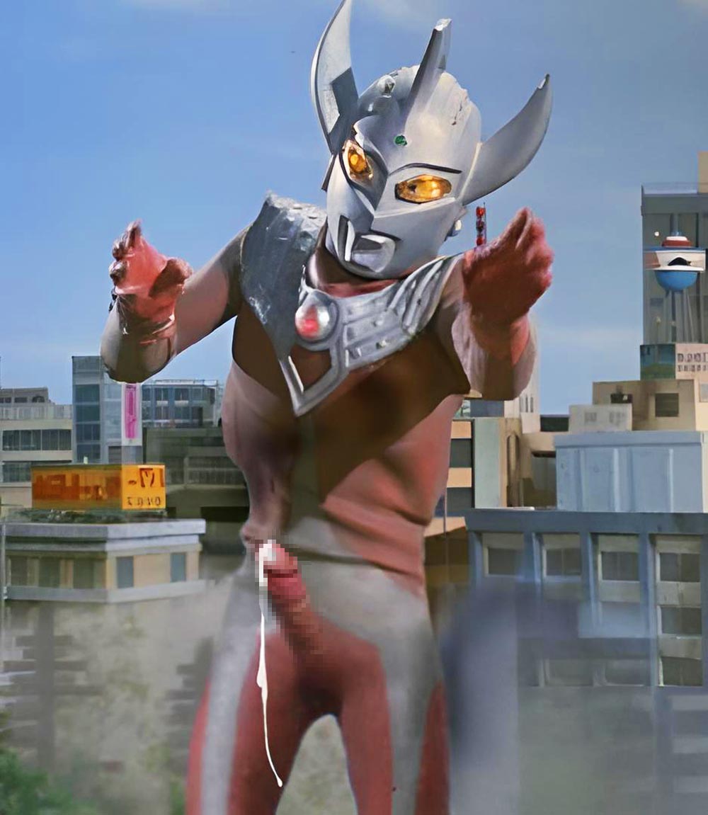 戦意喪失！？瀕死のウルトラマンタロウ。