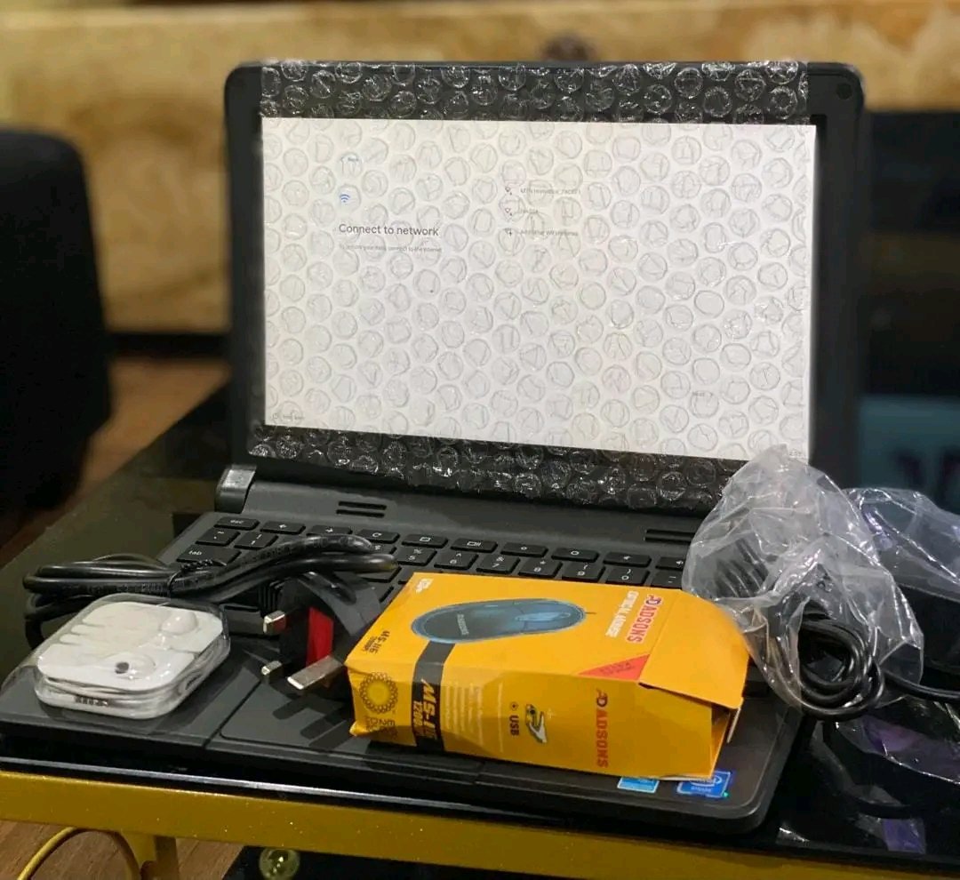 Datasolutions_x's tweet image. Screen touch Google chrome Book
location Bafousam/Bamenda/Yaounde. 
It comes with free 
*Mouse
*Charger 
*Laptop Bag 
*Earphone
*4gb ram
*16 ssd