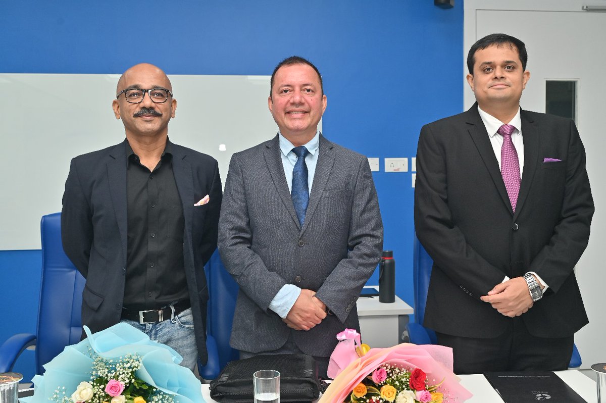 askhimanshurai's tweet photo. It was a delight to have my friend Vijay Vikram Singh @Vijaykiawaaz, the famous voice-over artist, actor, and communication trainer, with us for the PGPMX inauguration today at @IIM_I’s Mumbai Campus! His insights on embracing a growth mindset and competing with oneself were a hit with our new batch. Always great catching up and hearing his enthusiastic words! Here’s wishing the participants of the new batch of our PGPMX all the very best! (2/2)

#IIMIndore #IIMI #ExecutiveMBA #Mumbai @EduMinofIndia @PMOIndia @EFMDNews @AACSB @Assoc_of_MBAs @TopUnis