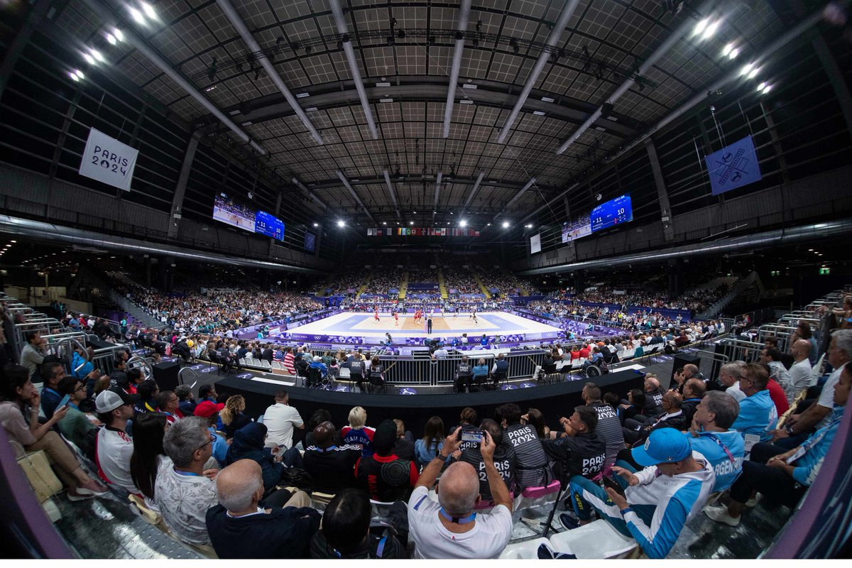 VBallCanada's tweet photo. #Paris2024 #volleyball Today's match 🇨🇦 Le match d'aujourd'hui.
#Maplevolleys vs 🇷🇸 21h00 / 15h00 ET/HE
Follow results on @volleyballworld & @cbcsports in Canada / Suivez les résultats sur VW et Radio-Canada Sports, votre diffuseur olympique officiel au Canada. https://t.co/Xe6mx1zOUf