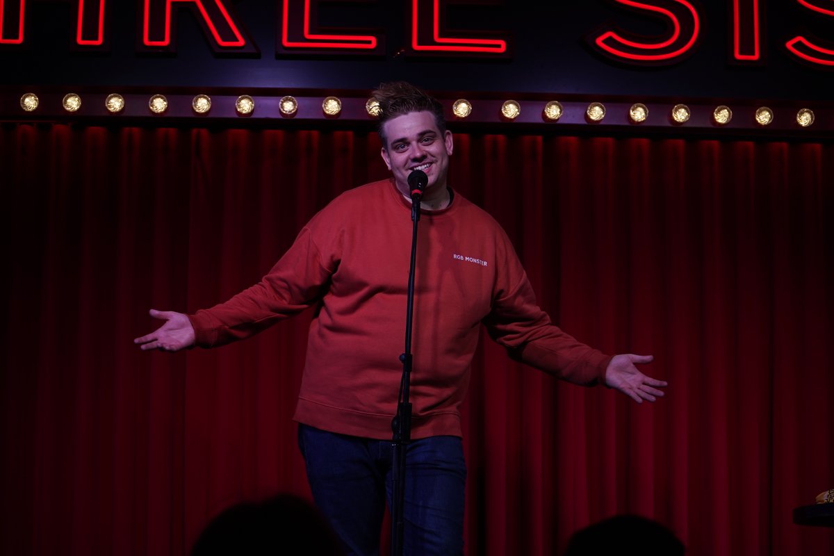 rgbcomedy's tweet photo. If you're looking for some kid-friendly comedy then look no further than Kids Can Heckle at the Three Sisters; it's fun for the whole family! https://t.co/MTvcEq4NKB