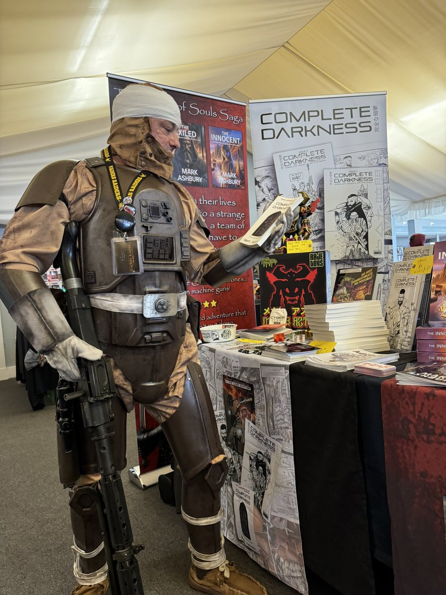 Cleric20's tweet photo. Am tabling at #Legendscomiccon today / lots of fun making sales and new pals!? https://t.co/gEnxUFHJfU
