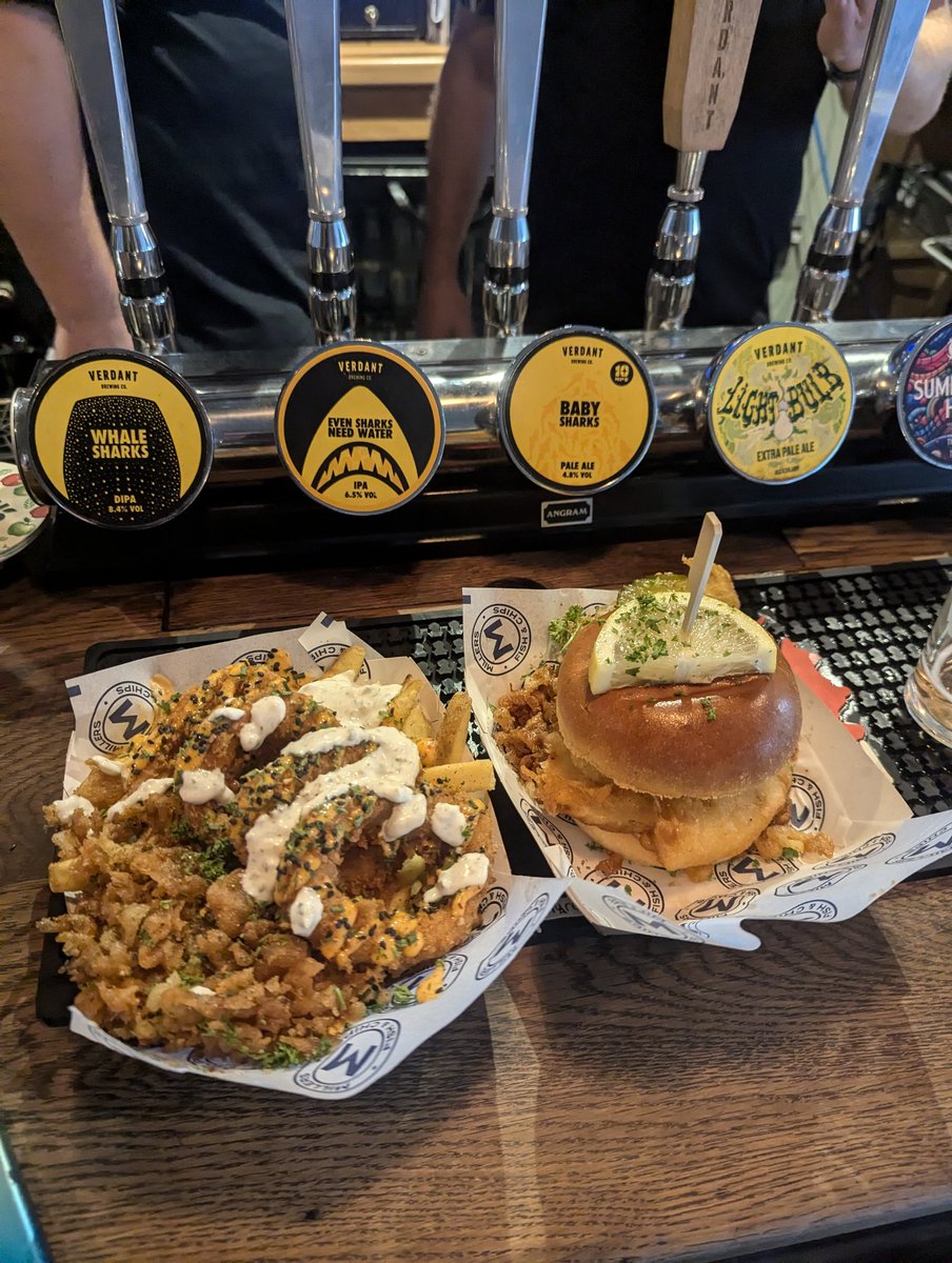 Last night was delightful at <a href="/AcombTap/">The CrookedTapAcomb</a>.

All three <a href="/VerdantBrew/">Verdant Brewing Co 🍻</a> sharks accompanied by <a href="/MillersHaxby/">Millers Fish & Chips</a> Squid Loaded Fries with salt and pepper scraps + fish burger with tartare and pickles 🦈🦈🦈