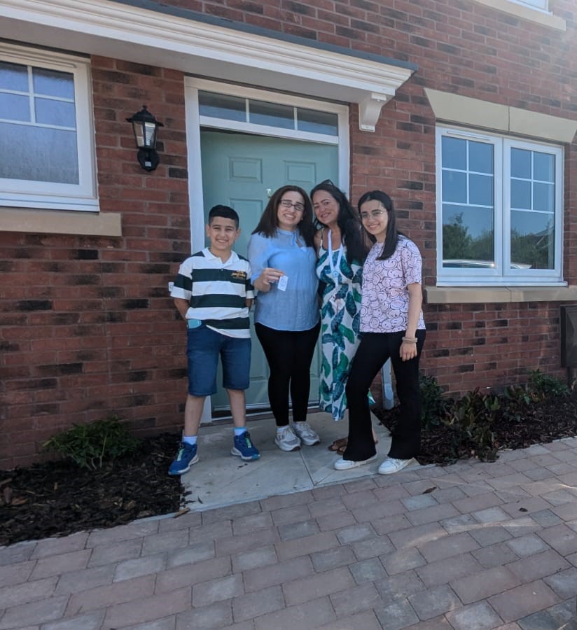 We want to introduce you to Inas, who is a Syrian refugee &amp; a new tenant at <a href="/TheMill_Living/">The Mill Living</a>. She has also just graduated from <a href="/cardiffmet/">Cardiff Metropolitan University</a> this summer with a PGCE. 

Her story has been featured in <a href="/WalesOnline/">WalesOnline 🏴󠁧󠁢󠁷󠁬󠁳󠁿</a> which you can read here 👉walesonline.co.uk/news/five-year…