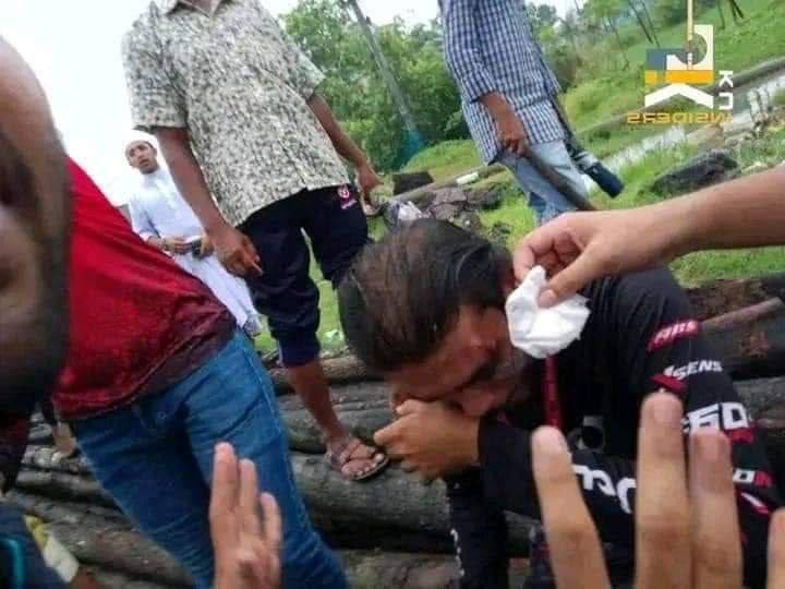 _user_40_4_'s tweet photo. This is the way she's killing us,
#StepDownHasina โ
#StepDownSheikhHasina โ
#stepdownHaseena โ
#stepdownsheikhhaseena โ
#stepdownprimeministerhaseena โ
#StepdownBdFascistGovt โ
#BoycottBangladeshPrimeMinister โ
#HasinaWorseThanHitler โ
#HasinaMustGo โ
#HasinaOut โ
https://t.co/L4Ao2kvyjI