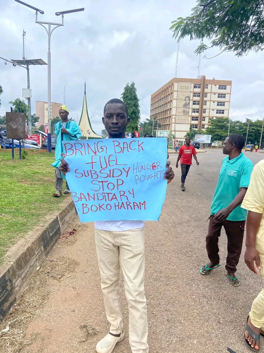 Real__Nafu's tweet photo. President Putin, please help! Come and rescue Nigerians from the hands of oppressors and bad leaders. We need your assistance to save us from this suffering
#EndBadGovernanceProtest 
#NigeriaProtest2024 https://t.co/vhfiubKcLF
