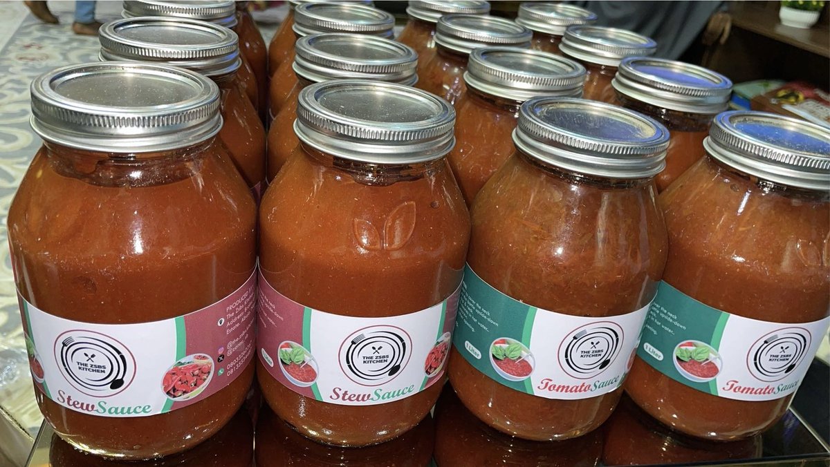 Zarau_SB's tweet photo. 📍ABUJA / KADUNA

N4,000 per bottle.

I have over 150 bottles of our Plain Tomato Sauce and Stew Sauce 
🥫🫑🌶️

My customers are definitely on your TL, kindly RETWEET 🥹🙏

Size : 1Litre / 1.3kg

Nationwide delivery 📦 🚚 ✅ https://t.co/evBYFsyErq