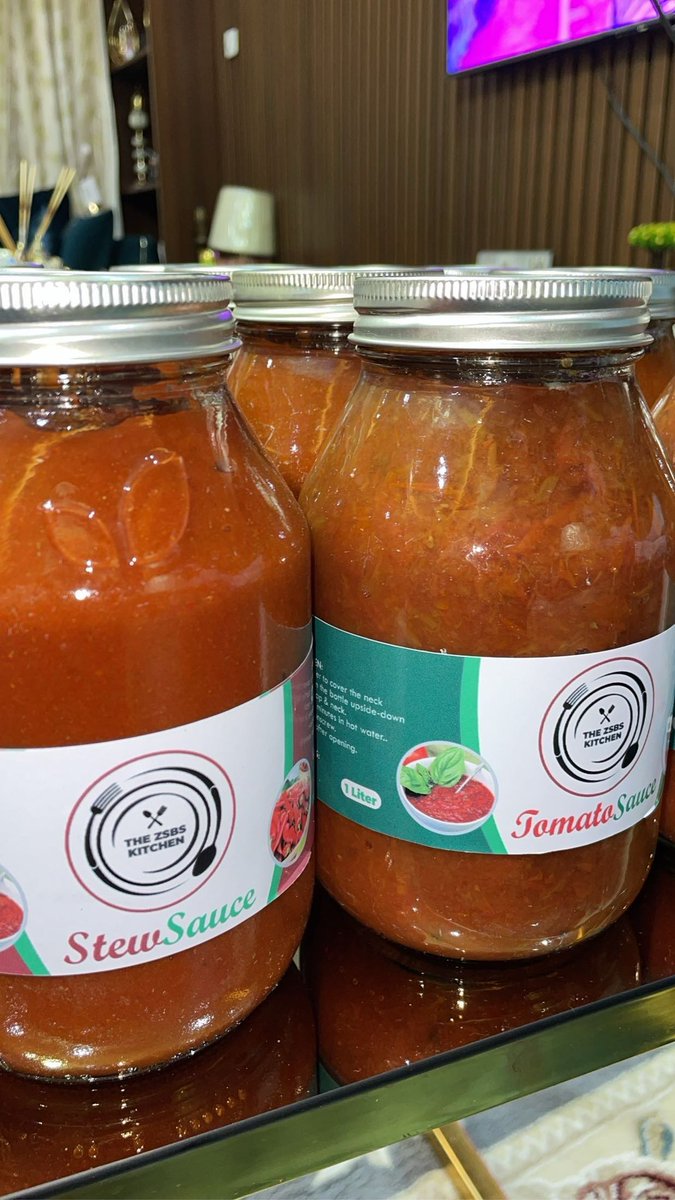 Zarau_SB's tweet photo. 📍ABUJA / KADUNA

N4,000 per bottle.

I have over 150 bottles of our Plain Tomato Sauce and Stew Sauce 
🥫🫑🌶️

My customers are definitely on your TL, kindly RETWEET 🥹🙏

Size : 1Litre / 1.3kg

Nationwide delivery 📦 🚚 ✅ https://t.co/evBYFsyErq