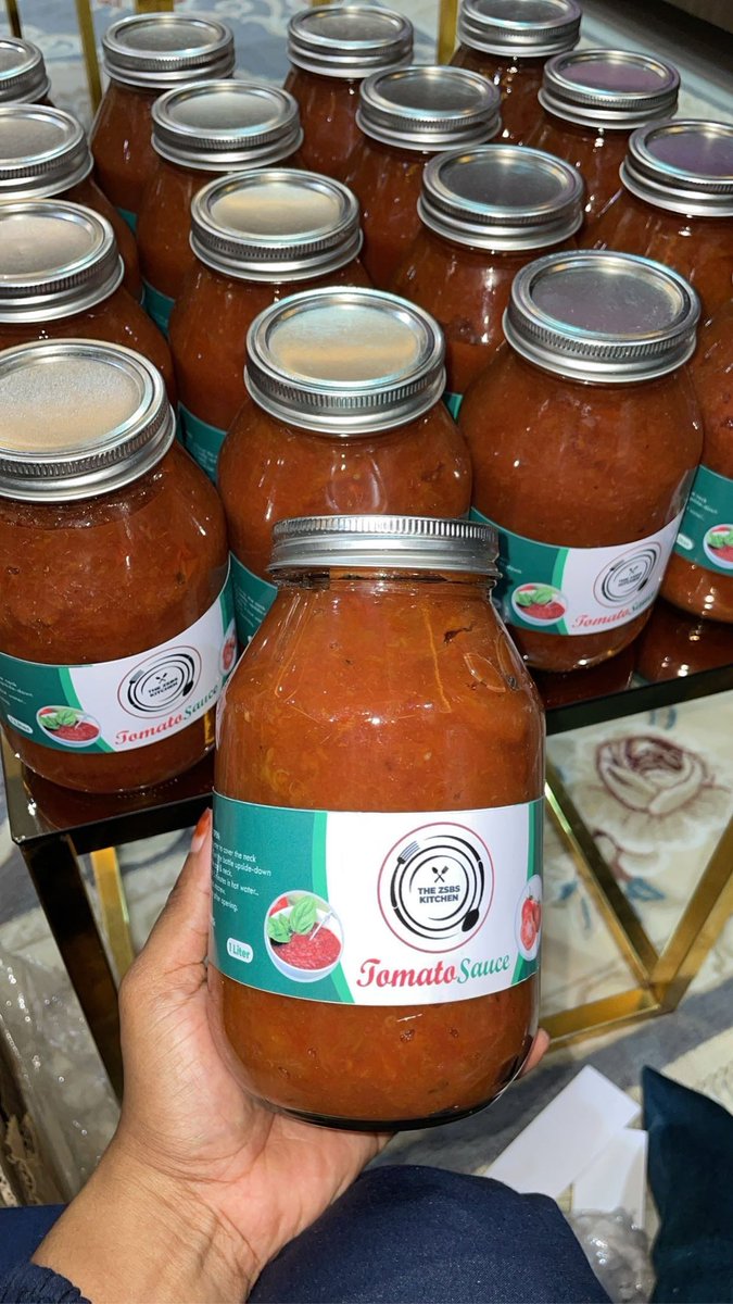 Zarau_SB's tweet photo. 📍ABUJA / KADUNA

N4,000 per bottle.

I have over 150 bottles of our Plain Tomato Sauce and Stew Sauce 
🥫🫑🌶️

My customers are definitely on your TL, kindly RETWEET 🥹🙏

Size : 1Litre / 1.3kg

Nationwide delivery 📦 🚚 ✅ https://t.co/evBYFsyErq