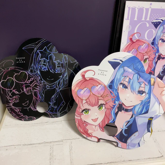 印刷所さんから最後の納品がありました!すやすやアクリルボードセットのリバーシブルうちわと、スペースでお買い物をしてくれた人にお渡しするノベルティのコースターですどちらも会場限定、コースターは絵柄ランダムです! 