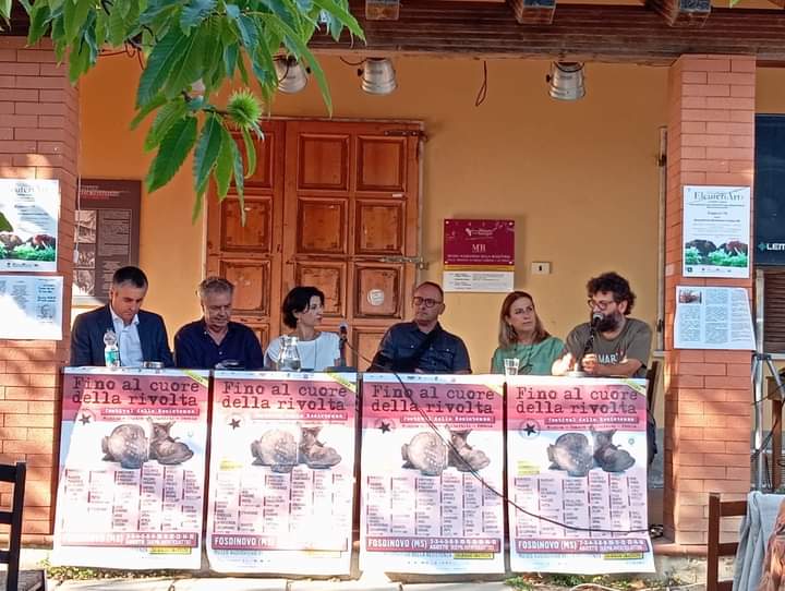 MaRFosdinovo's tweet photo. 📣 Iniziato ieri il XX #Festival della Resistenza al #Museo Audiovisivo della Resistenza con i saluti istituzionali, il dibattito sull'80° della #Resistenza e il dialogo Maggiani - Lella Costa 👉Oggi via al programma del primo weekend lungo del Festival con @NeriMarcore e #Piotta https://t.co/Egha8AOAcj