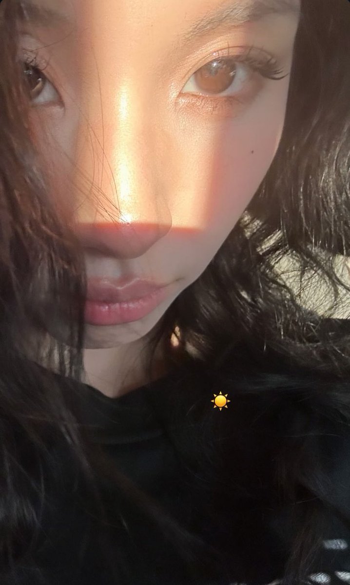 chaeyoung pics tweet media
