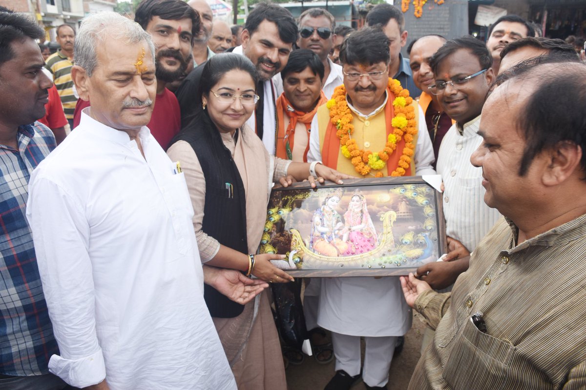 Pratimabagri's tweet photo. आज सोसाइटी ऑफ अर्थ साइंटिस्टस, IIT कानपुर, पृथ्वी विज्ञान मंत्रालय, भारत सरकार एवं दीनदयाल शोध संस्थान, चित्रकूट द्वारा आयोजित चित्रकूट यूनेस्को जियोपार्क की स्थापना हेतु कार्यशाला में सहभागिता की। उक्त आयोजन में मंत्री श्री @KailashOnline जी, १/२ https://t.co/Jl86RUY1Ie
