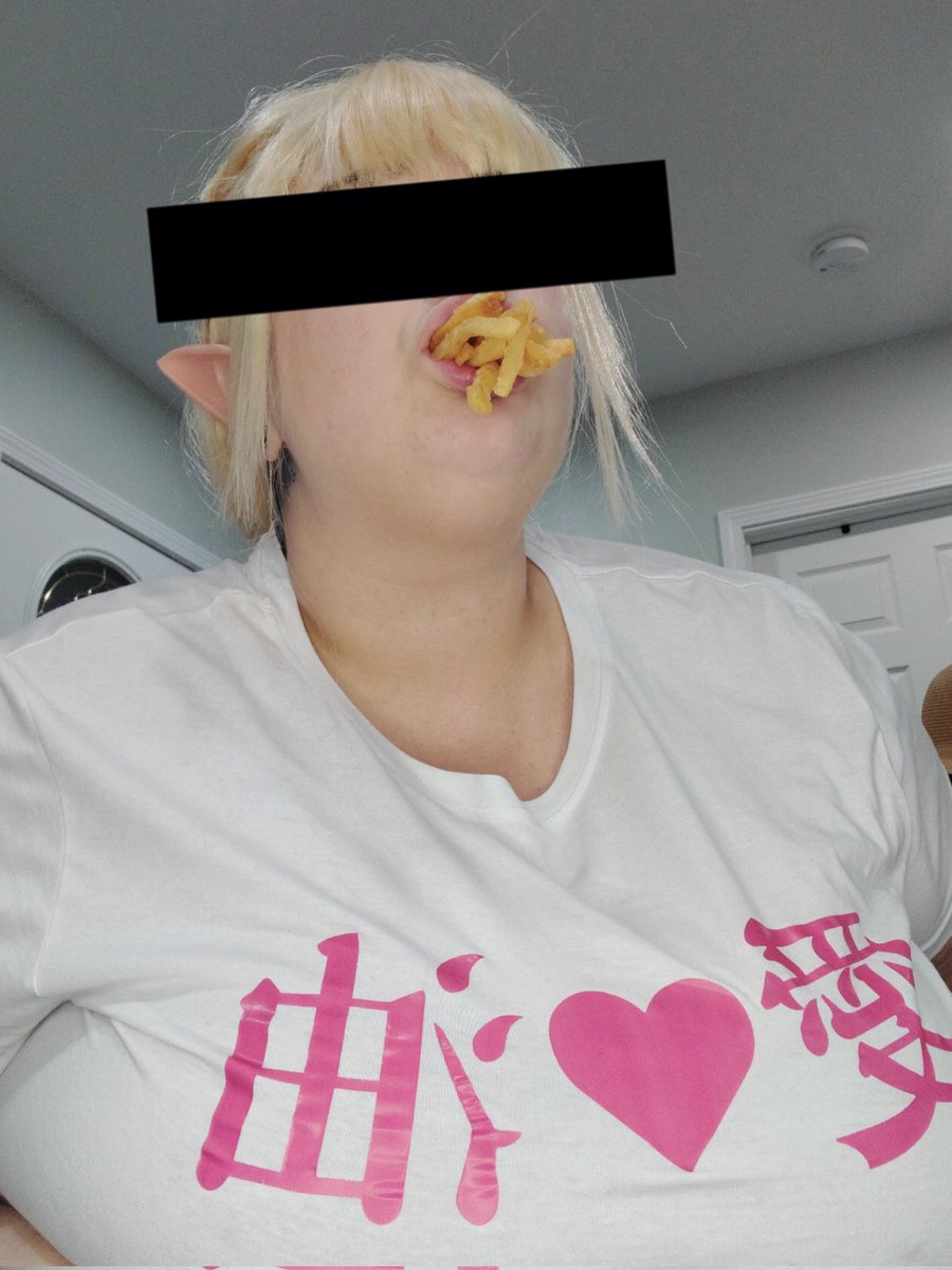 GoddessGothiccc's tweet photo. fat elf seeking trainer🏋🏻‍♀️🍟 https://t.co/LkmWBZA5g8