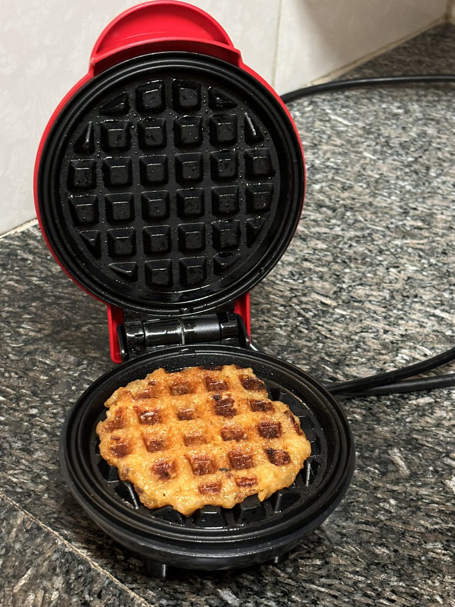 gcmouli's tweet image. Son had an idea. Throw some sweet Pongal/ jaggery Pongal / chakkaraipongal (offering to God for Aadi perukku) into the mini waffle maker. Yumm it came. Nice chewy texture. #miniwafflemaker