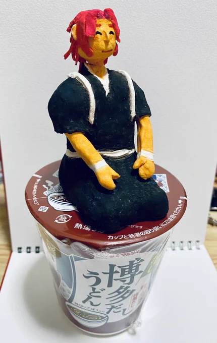 こういう立体はじめて作った!全然乾かないし乾いたらひび割れるし色塗るの難しいし大変だった〜やっぱ立体やる人すごいわ 