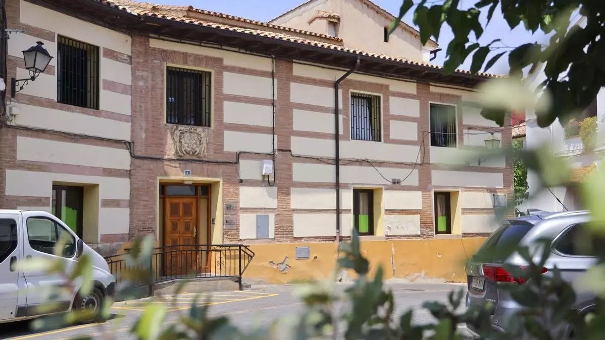 RobertoVaquero_'s tweet image. 🔴 Varios inmigrantes torturan y agreden sexualmente a una menor de 17 años en un centro de menores. 

Los detenidos, Mohamed B., Youssef B., Abdelilah A. y Alexandru R. A., han sido acusados de humillar, golpear, abusar sexualmente y torturar con cigarrillos a una menor de edad…