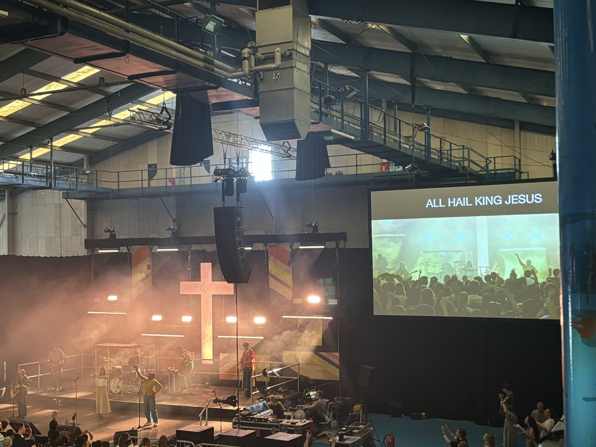 TimLomax's tweet image. What a joy to be worshipping with thousands of young people and hearing from the Archbishop of Canterbury this morning at the Satellites Festival @Youthscape @diostalbans @churchofengland