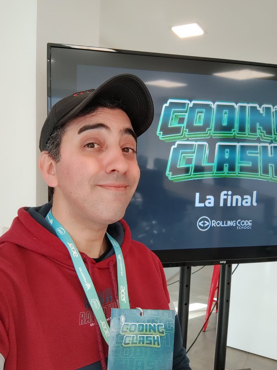 pablomarino8's tweet image. En la final de #codingclash el torneo de programación de @rollingcodeok 
Terminando de organizar todo para arrancar en unas horas 😱
