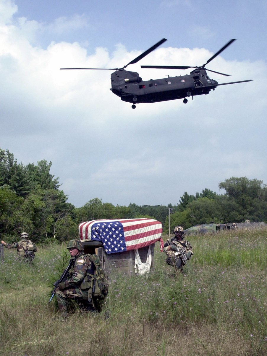 CombatControlFn's tweet photo. #OTD 2001 | An MH-47E Chinook, carrying "rescued" 128th Air Refueling Wing aircrew members, departs from a simulated terrorist camp. On the ground Special Forces soldiers from ODA 954, 19th Special Forces Group along with a #USAF #CombatControlTeam SSgt. Exercise WHITETAIL 2001. https://t.co/FEvXqes27K