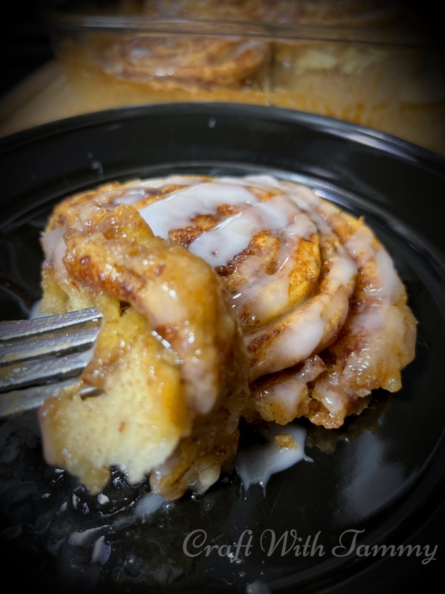 CraftwithTammy's tweet photo. "Gooey, sweet, and oh-so-simple, these viral Cinnamon Rolls are the canned cinnamon roll hack that you didn't know you needed."
Recipe: https://t.co/HBjmXvDvay
#CinnamonRolls #Pillsbury #PandemicRolls #Cinnamon #Cinnamonroll #baking #coffee #delicious #Bread #BestCinnamonRolls https://t.co/0DYm8tIvZo