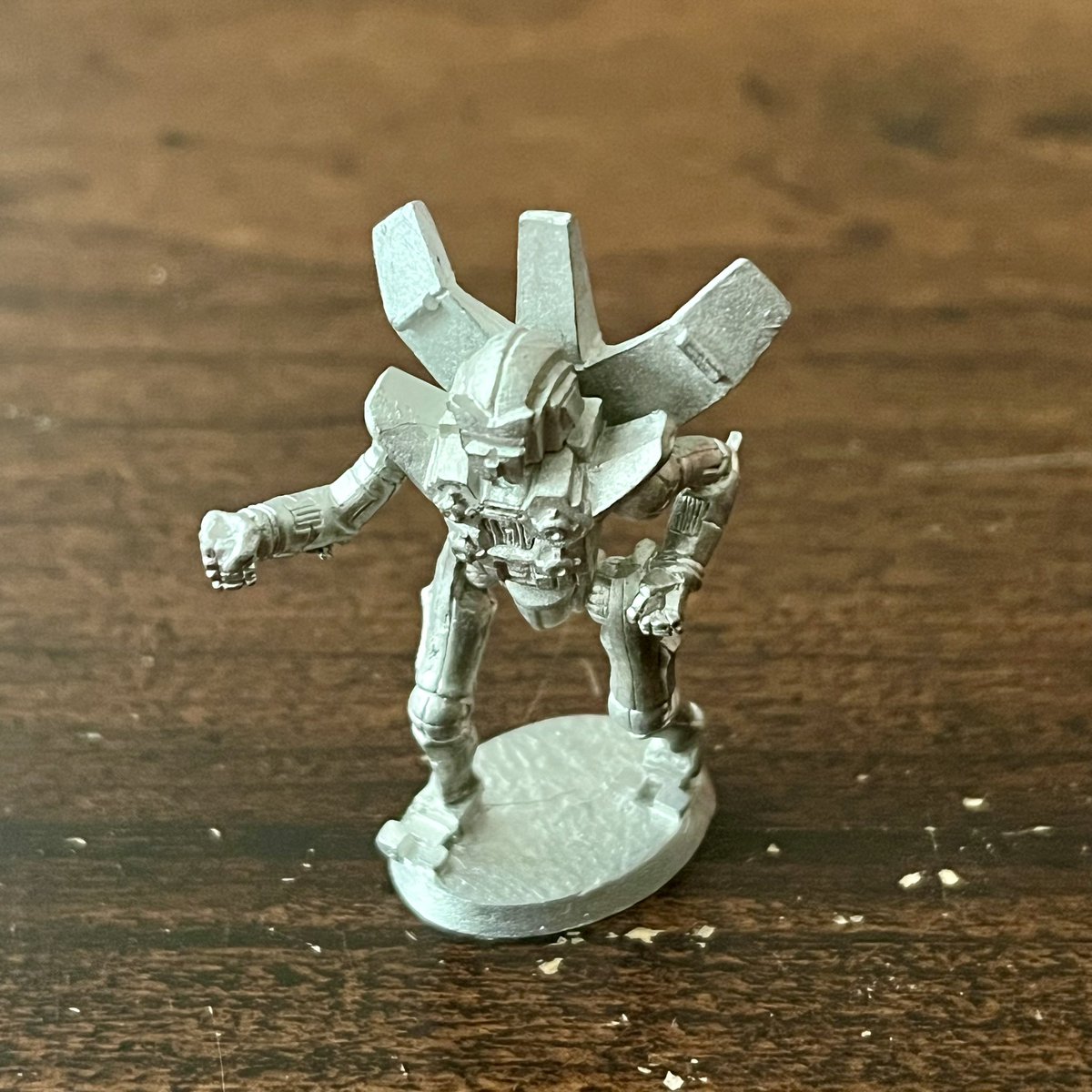 R2D24Life's tweet photo. SDR-9K Venom is in the house in all its metal miniature glory.
#Battletech
#miniaturepainting
#ForTheFandom https://t.co/qbRu4yi1V5