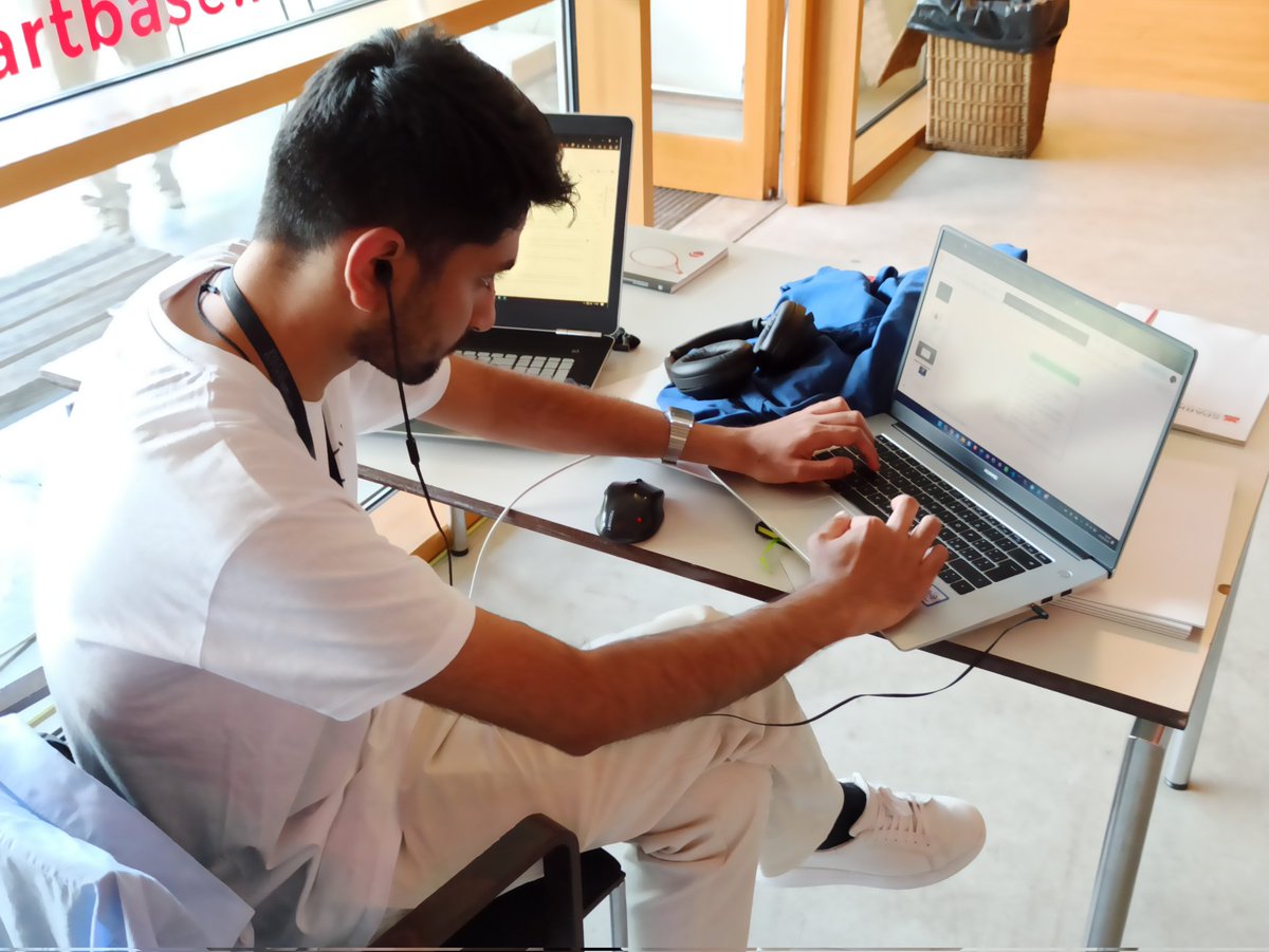 NOIhackathon's tweet photo. โ Less than one hour left to complete the job. At 2PM the 24 hrs will be up! #NOIhackathon #hackbz #opendata #hacking https://t.co/kpiOsjvhAf