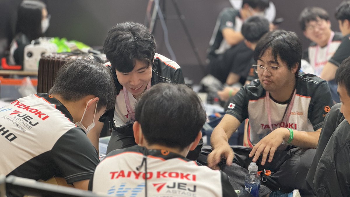 Phoenix_Robots's tweet image. 香港科技戦に向けて作戦会議をしている様子です！
加油！！！

#robomaster 
#ロボマス
#RMUC2024
#長岡
#新潟