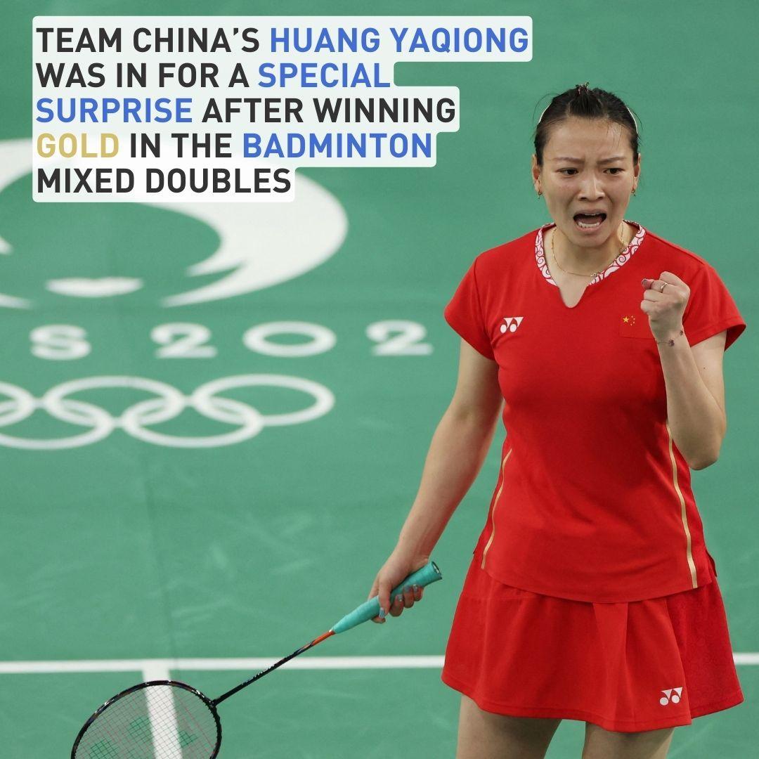 CGTNEurope's tweet photo. 💍 Chinese badminton player Huang Yaqiong was in for a special surprise after winning gold in the mixed doubles event alongside Zheng Siwei. 
As she walked out, her boyfriend, men's doubles player Liu Yuchen, proposed to her… and she said YES!

#Paris2024 #Olympics #teamChina
📸Reuters