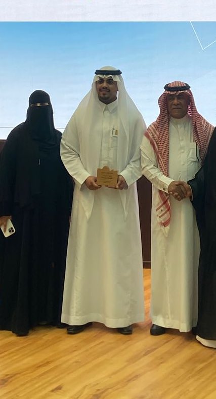 ابوي وامي، مصدر الهامي دائماً وابدا
ضحوا بالكثير عشاني انا واخواني وهم الحافز الاول لي في كل شي اسويه❤️