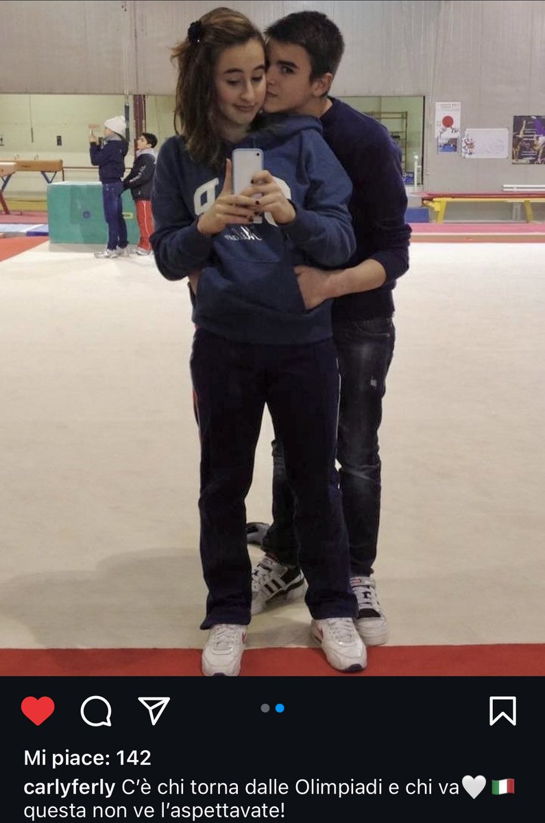 sonostronzaaa's tweet photo. CARLOTTA MA COSA FAI STO PIANGENDO https://t.co/yjJQxGkXTF
