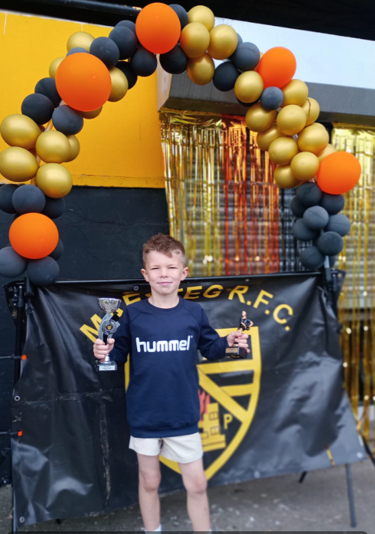 LeightonOConn09's tweet photo. This afternoon our Alfie was awarded with Maesteg RFC under 7's player of the year. #bapaissoveryproud #7777 #peelingonions https://t.co/CNAMMdO9DP