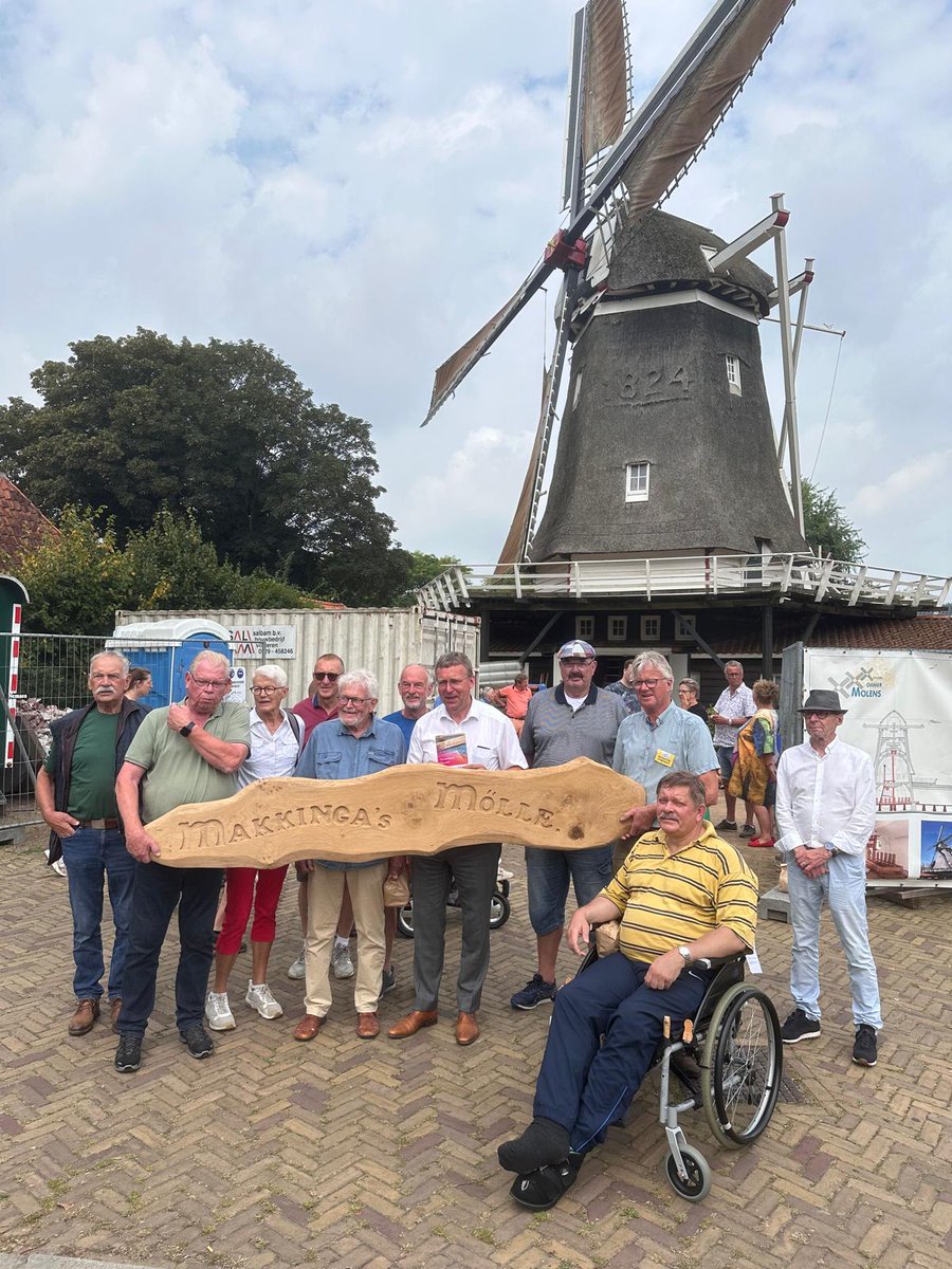 Vandaag was het weer Ommer Molendag! Onze fractie heeft de molens in onze gemeente weer bezocht. 

Om 12.00 uur heeft wethouder Bart Jaspers Faijer de nieuwe naam voor Molen Den Oord onthuld. De molen heeft de naam "Makkinga's Mölle" gekregen. Het was weer een fantastische dag!