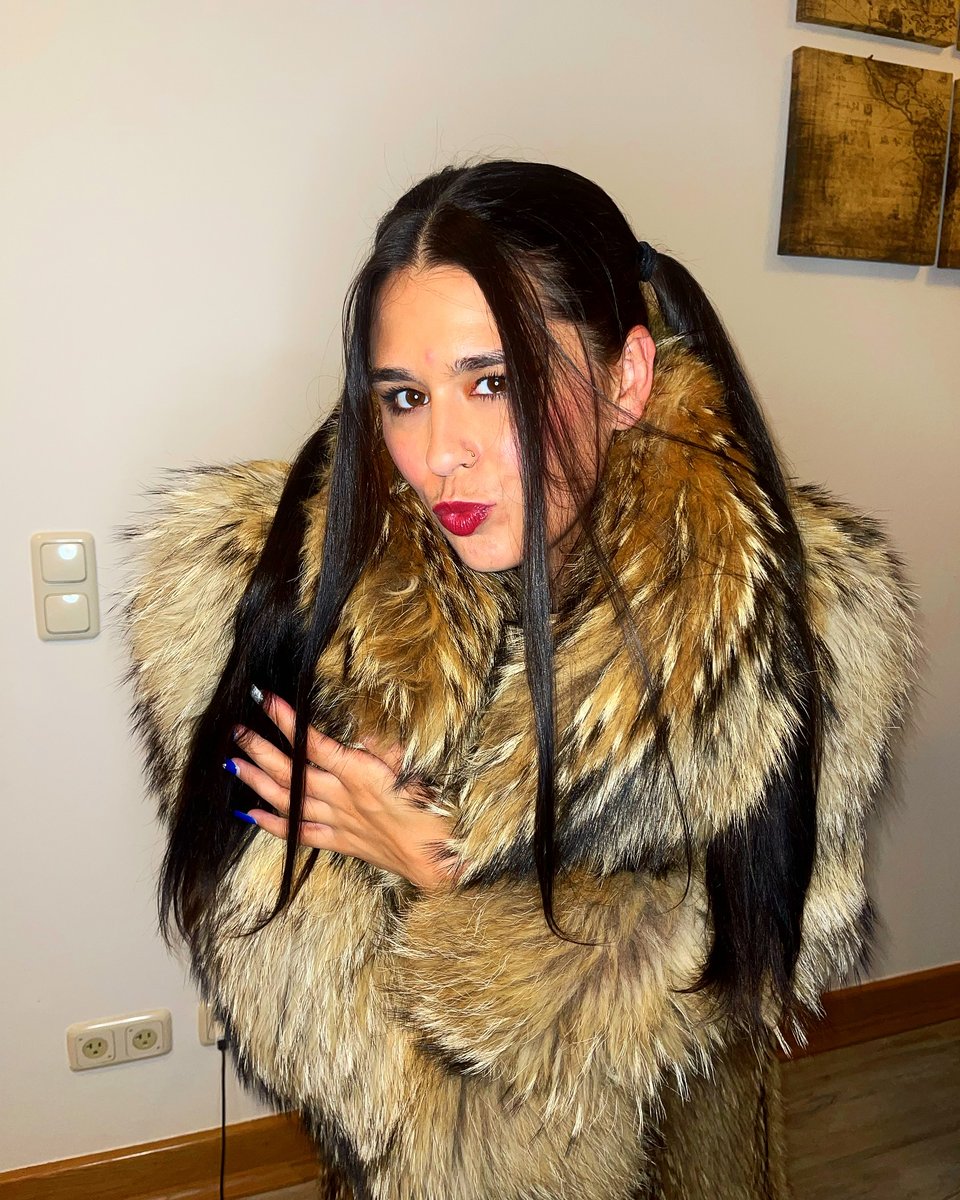 ThickFurLover tweet media