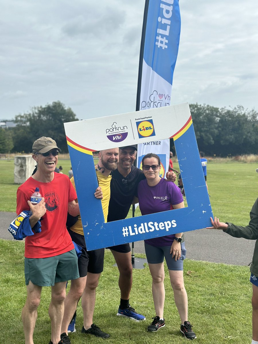 cabinteelypkrun's tweet photo. @parkrunIE Event 400 with over 200 parkrunners and visit from @lidl_ireland @MexEvents and lovely new gear from #Vhi ☺️ https://t.co/xdePQyBmHq