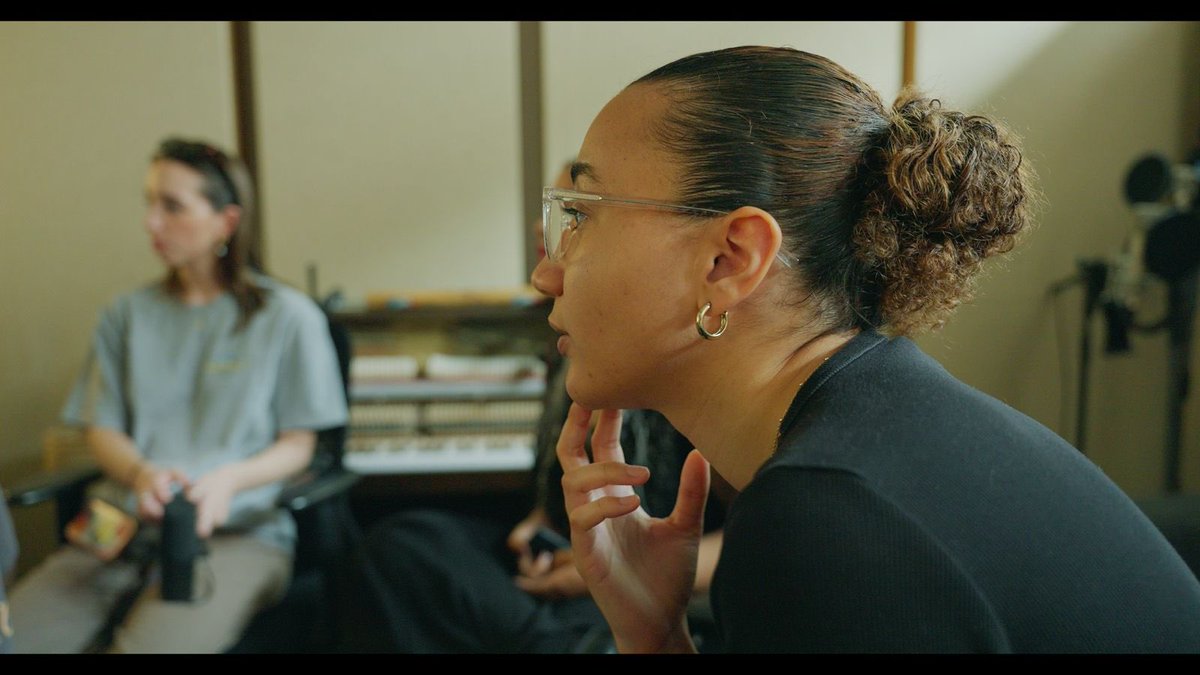School Of Bop (@schoolofbop_) on Twitter photo 🎶✨ Just wrapped up an epic 3-day session with some of the SoB alumni and the talented producer and engineer Josette Joseph the iconic <a href="/xlrecordings/">XL RECORDINGS</a> studio! We dove into audio editing, recording techniques and studio vibes, unlocking new levels of creativity.
📸: @jmaxleedoc 🎶✨ Just wrapped up an epic 3-day session with some of the SoB alumni and the talented producer and engineer Josette Joseph the iconic <a href="/xlrecordings/">XL RECORDINGS</a> studio! We dove into audio editing, recording techniques and studio vibes, unlocking new levels of creativity.
📸: @jmaxleedoc