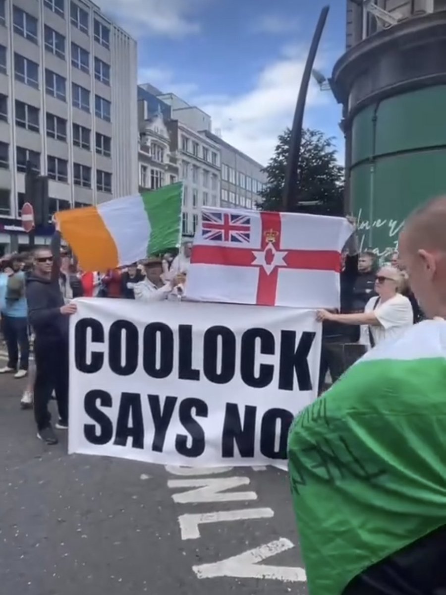 CathalHigginsL1's tweet photo. The Irish far right are marching around with loyalists today in Belfast.
MI5 stooges
#Coolock https://t.co/0PL5Eep0Np