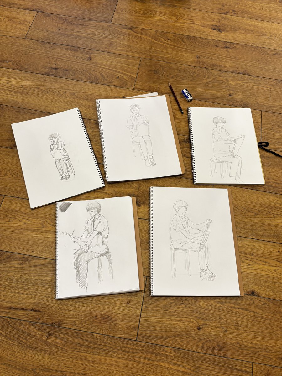 yuibunsha's tweet photo. ✏️
今日のクロッキー部

絵はむずかしい
絵は楽しい

次回は9/7(土)18時〜19時30分

お待ちしてます！ https://t.co/sWcPzKfFC0