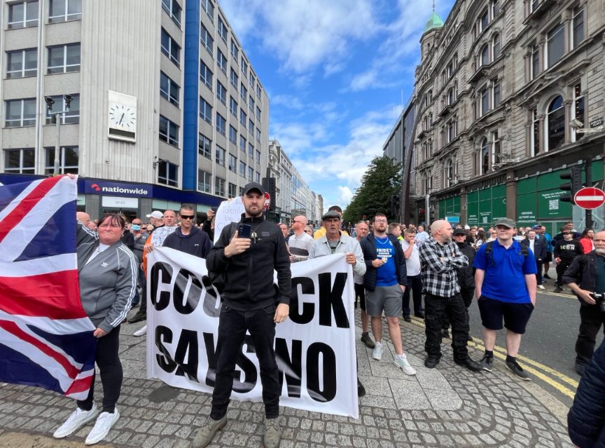 Coolock says no, supposed 'Irish Patriots' standing with Loyalists terrorists protesting against migrants.

The same Loyalist terrorists who despise anything even remotely Irish.

Never underestimate the power of a Racist's stupidity.