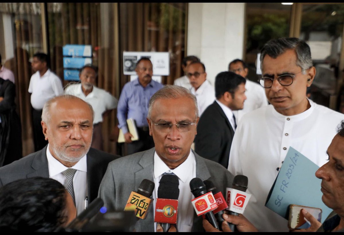 Another important case where the SC suspended the new visa scheme in #SriLanka. Kudos to <a href="/MASumanthiran/">M A Sumanthiran</a> <a href="/Rauff_Hakeem/">Rauff Hakeem</a> <a href="/pcranawaka/">Patali Champika Ranawaka</a> for appearing in person &amp; exposing the major scam. Now to see whether those responsible are held accountable.

More info here- dailymirror.lk/top-story/Supr…