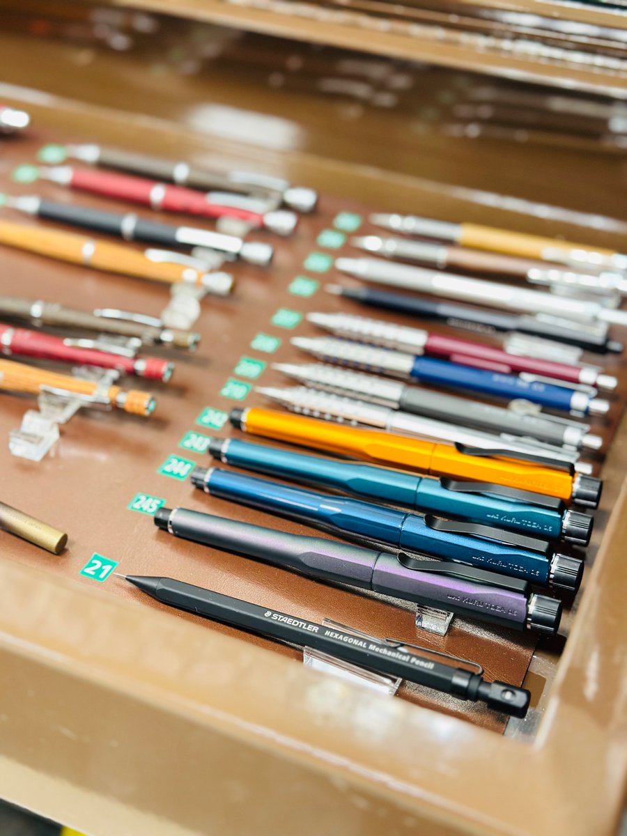 クルトガDIVE再入荷しました！！  みなさんお待ちかねのクルトガDIVE