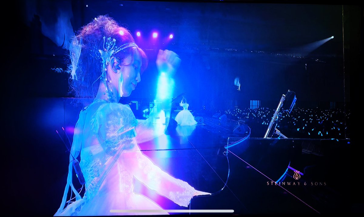 keicocopiano's tweet photo. #FF14 中国ファンフェス🇨🇳in 广州
Piano Concert with @SOKENsquareenix
と、事前打ち合わせしていないのに同じ青系ドレス!の @Amanda_Achen 👗🩵
今夜も楽しいStageでした✨
祖堅さんもステージで仰られていたけれど、中国もFF14愛が凄い〜!!
#FFXIVFanFast #ffxiv https://t.co/YtXqDwzAts
