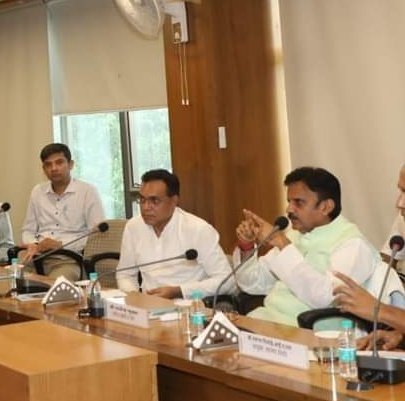 dryogesh_mla's tweet image. मध्य प्रदेश के उपमुख्यमंत्री माननीय श्री राजेंद्र शुक्ल जी को जन्मदिन की हार्दिक शुभकामनाएं एवं बधाई। 

#Rajendrashukla